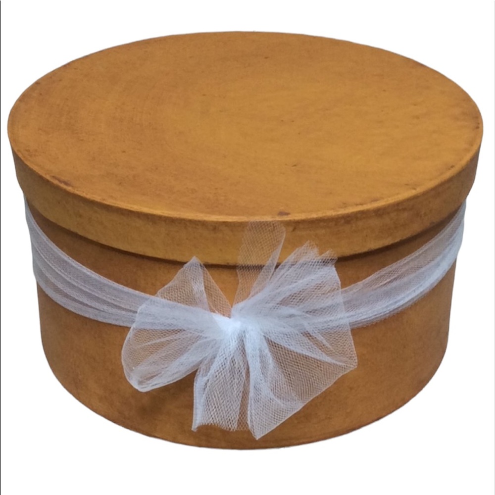 Decorative Storage Container Antiqued Hatbox NEW!